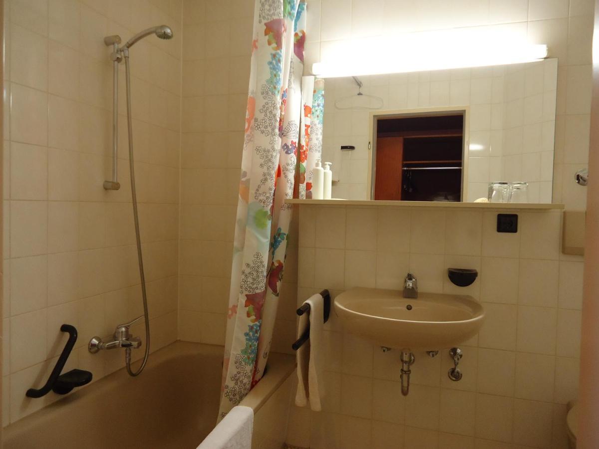 Enjoyhotel Garni Korntal Stuttgart B&B Parkplatz Sprinter Exteriér fotografie