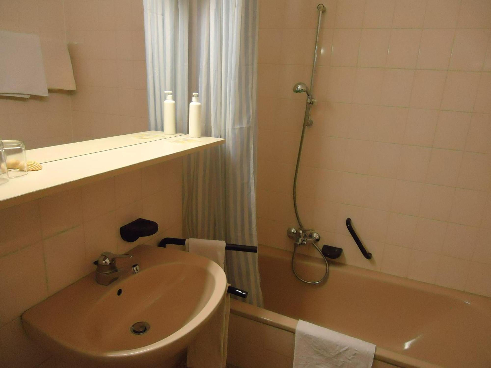 Enjoyhotel Garni Korntal Stuttgart B&B Parkplatz Sprinter Exteriér fotografie