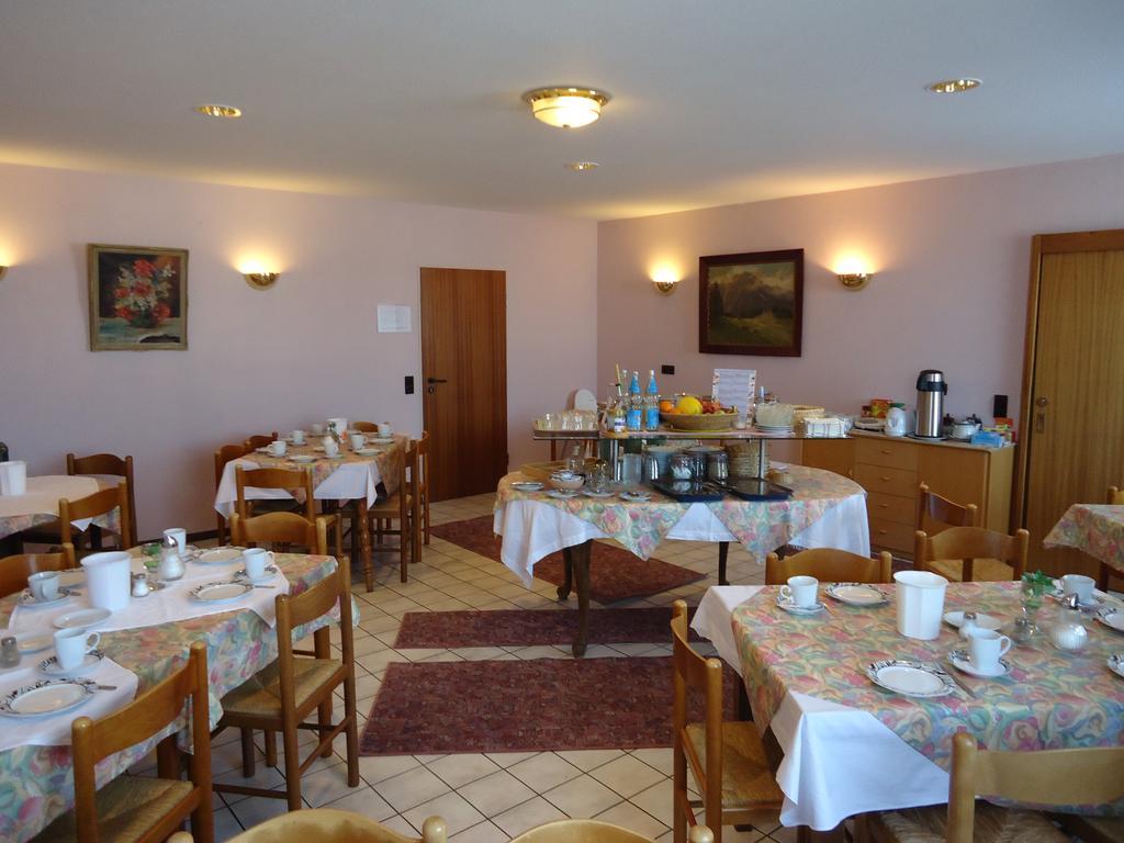 Enjoyhotel Garni Korntal Stuttgart B&B Parkplatz Sprinter Exteriér fotografie